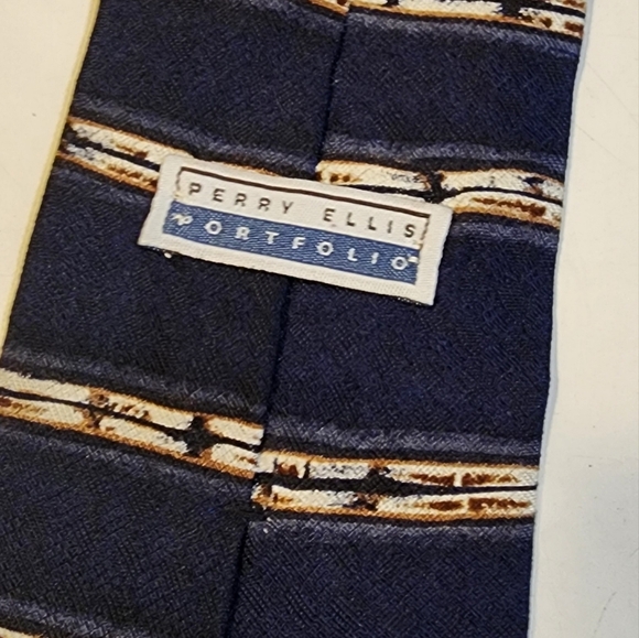 Perry Elis Men's Elegant Navy Blue Silk Striped Tie - Picture 2 of 6